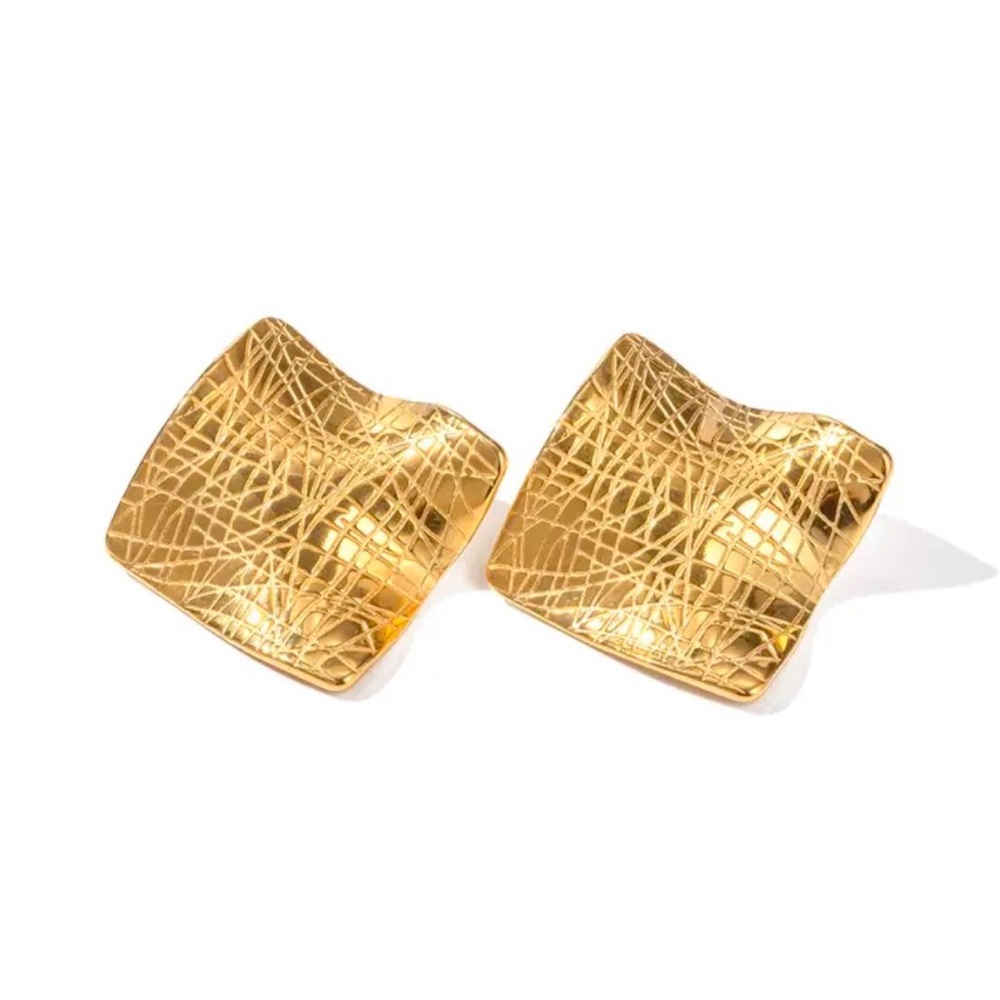 ◾️18k Gold Plated Textures Square Stud Earrings